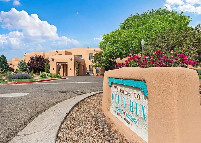 Quail Run 667 | Kiva Fireplace | 2-Car Garage | Golf Course | Pool & Hot Tub | Tennis & Pickleball